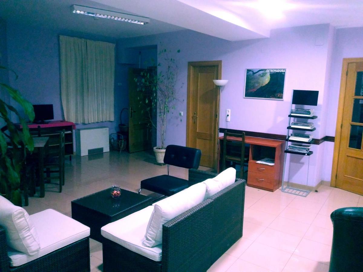 Hotel Dora Пласенсия Экстерьер фото
