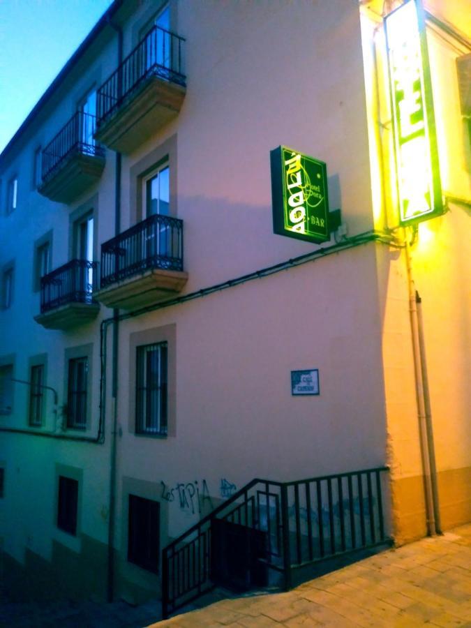 Hotel Dora Пласенсия Экстерьер фото