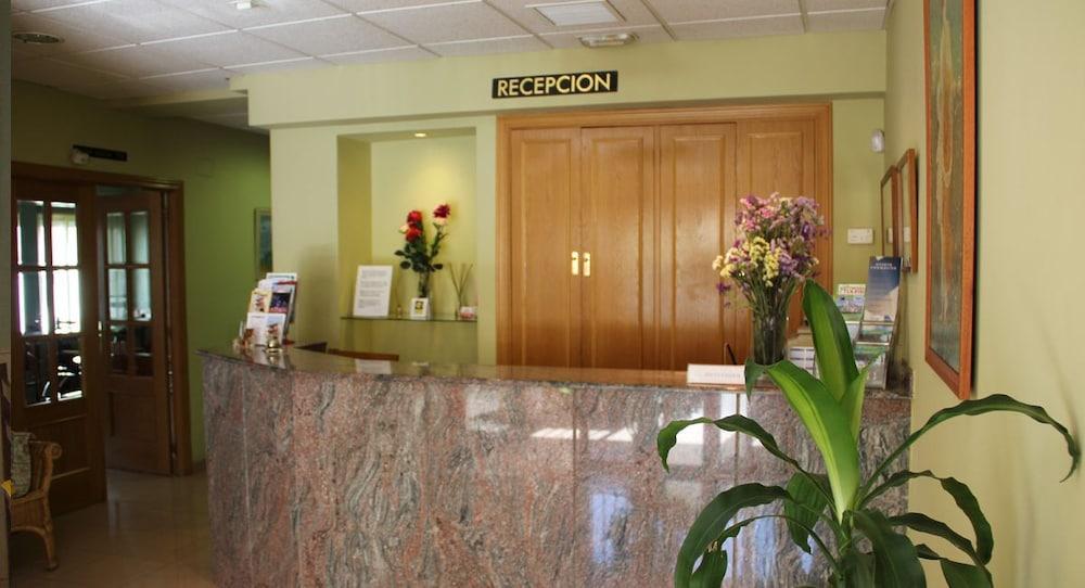 Hotel Dora Пласенсия Экстерьер фото