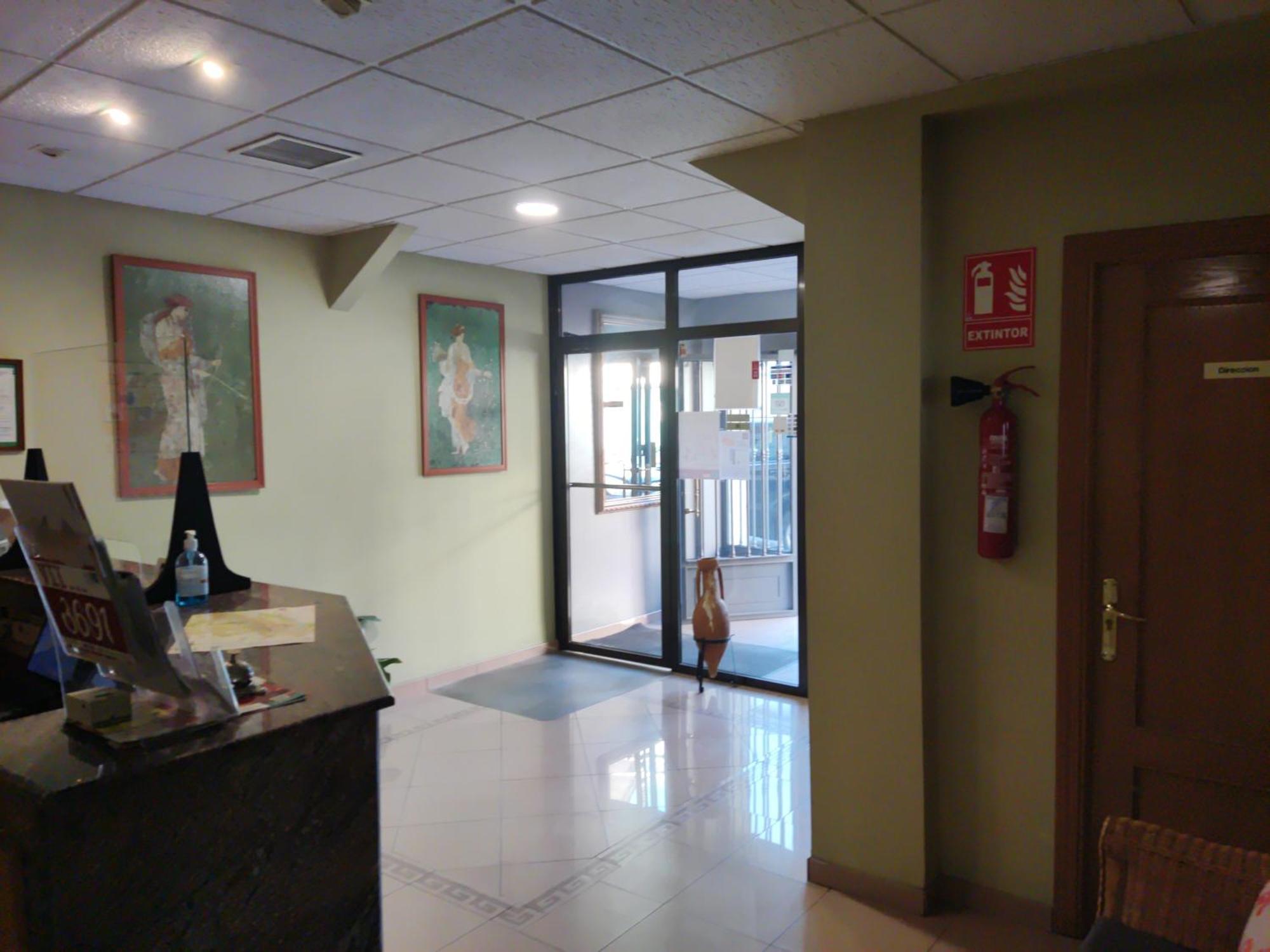 Hotel Dora Пласенсия Экстерьер фото