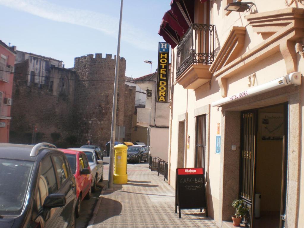 Hotel Dora Пласенсия Экстерьер фото